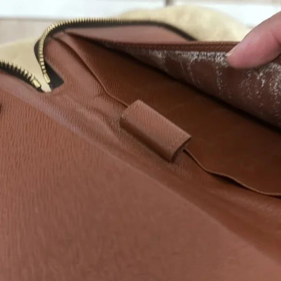 LV Authentic passport wallet - Picture 6 of 6